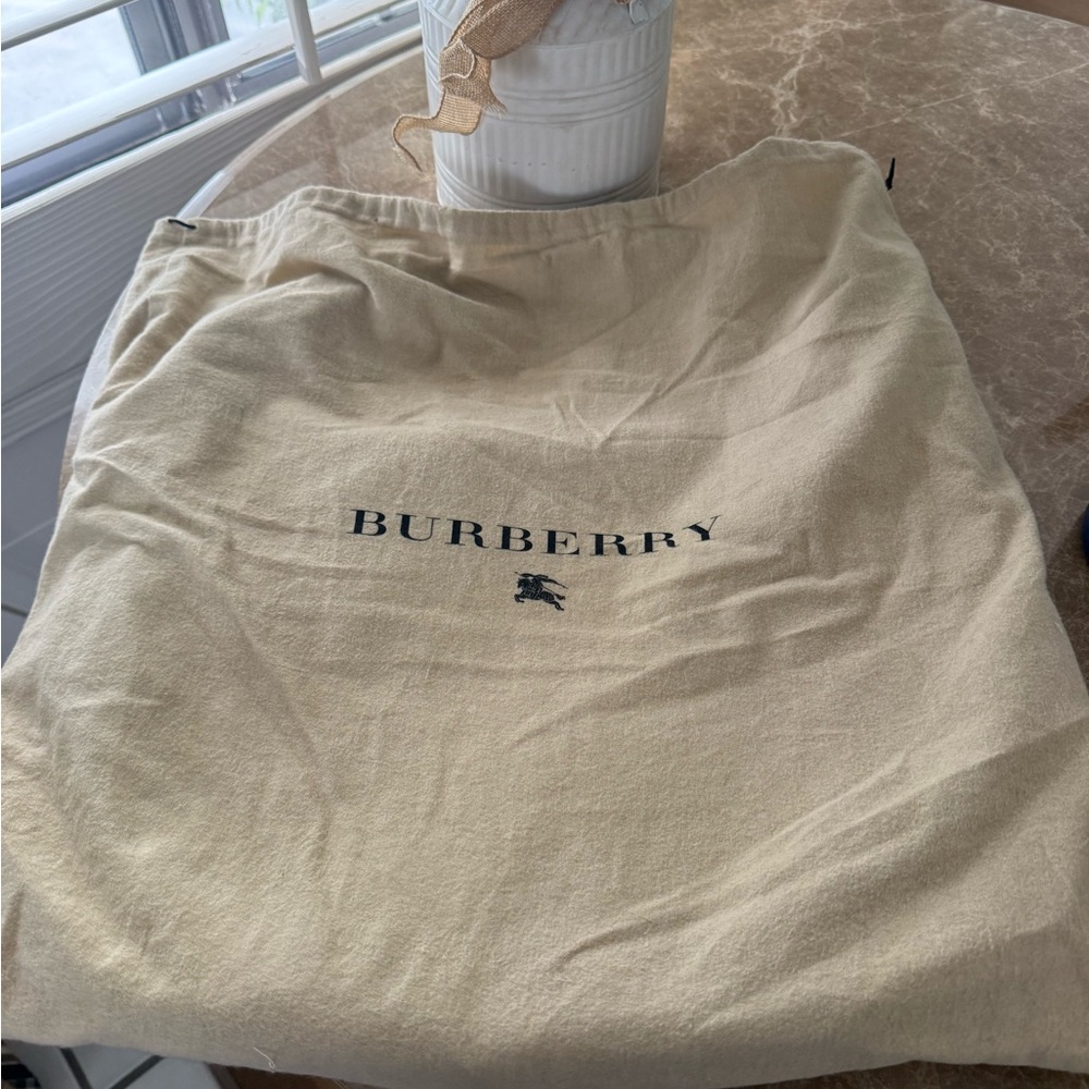 Burberry Checkered Shoulder Bag in Beige and Black - Picture 3 of 7